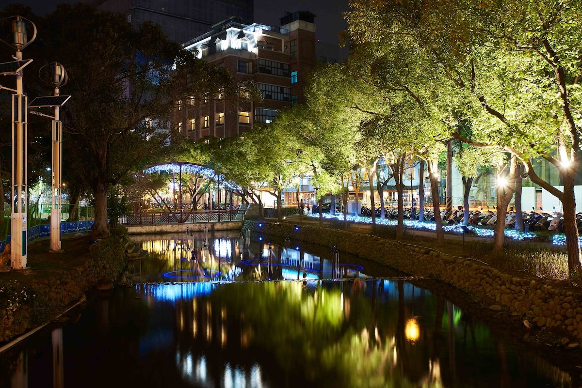 飯店週圍夜景