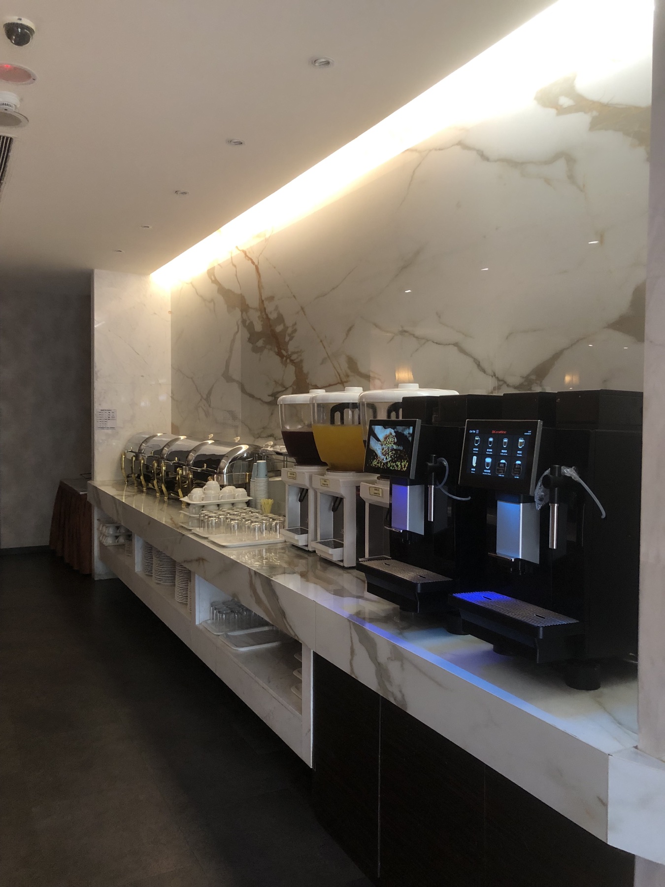 新竹迎曦大飯店24小時點心區與交誼廳